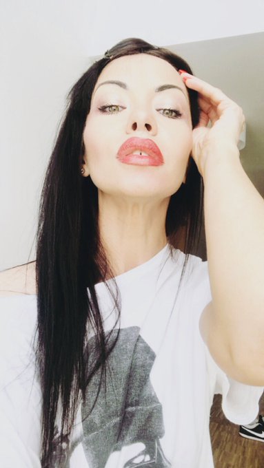 Watch SashaColibriXXX🔞♨️🔝🔝's leaked NSFW photo on TwXstars