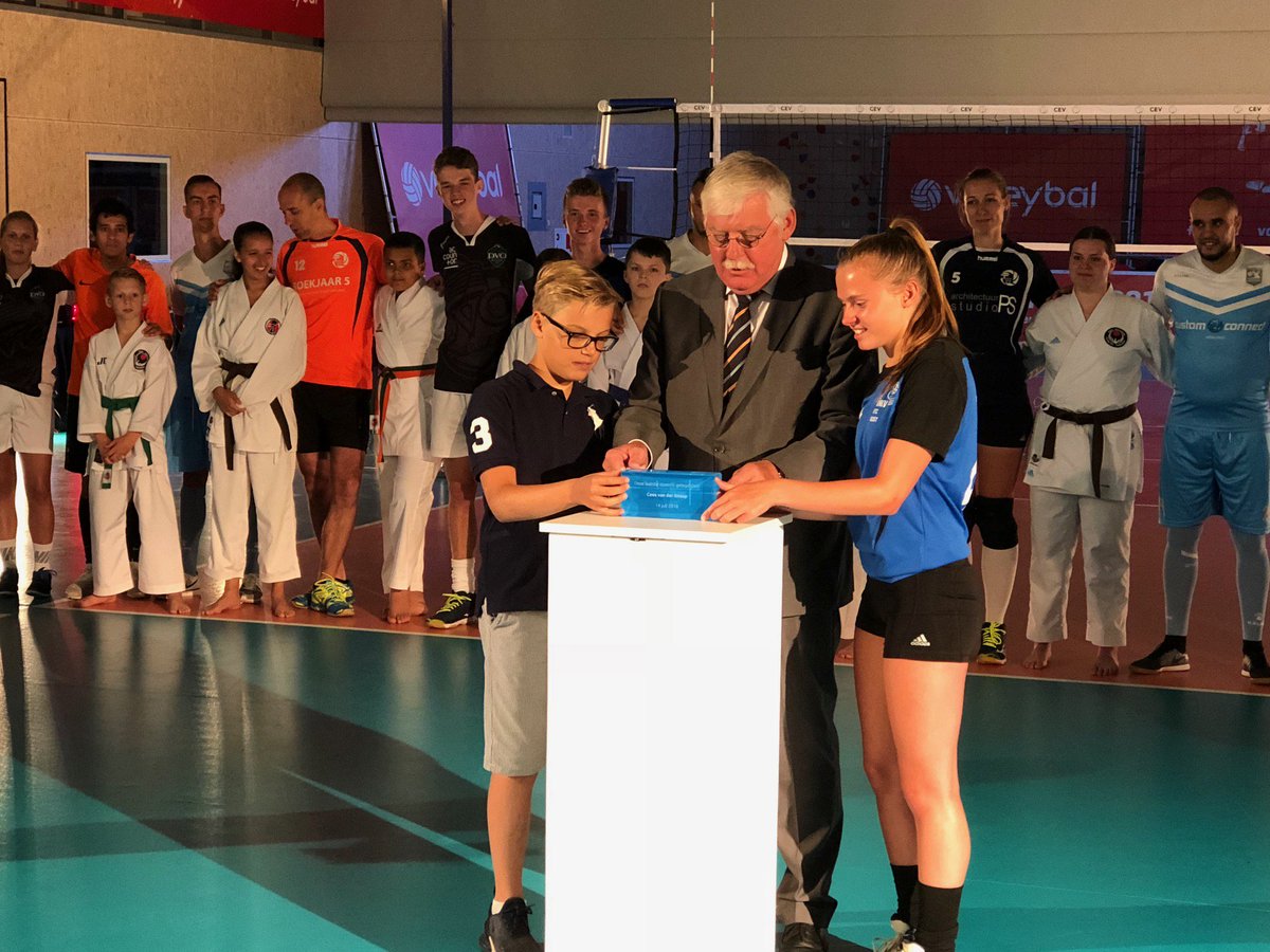 Populaire oud-burgemeester opent 'eigen' topsporthal in Ede gld.nl/B9RK