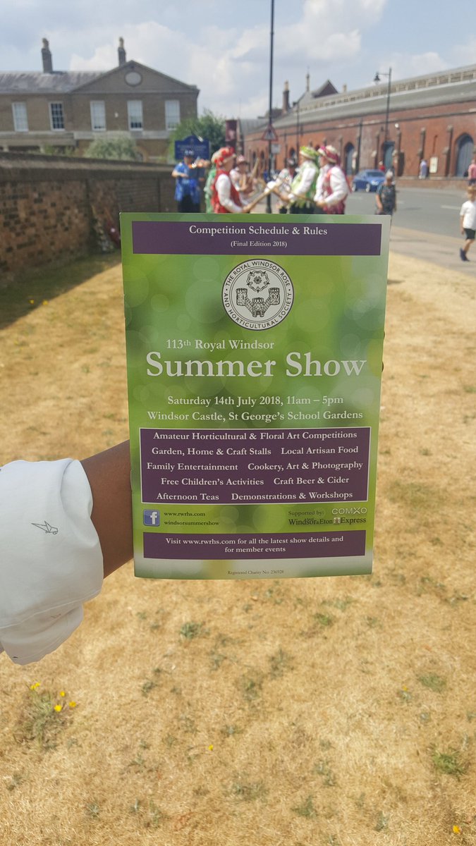 NancyLalor's tweet photo. Great to see so many familiar faces at today's #WindsorSummerShow #RWRHS @aspire2b_ @geeamanda @BerkshirePics1 @WindsorHomecare @SStevens3164 #getinvolved #volunteeringisfun https://t.co/zgnXJPPbcF