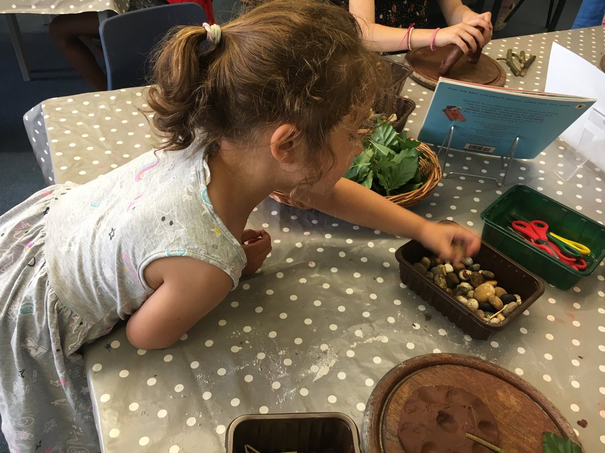 morefluids's tweet photo. @bfocl @HorfieldCE @bristolmum @BristolLive @bristol247 @MichaelRosenYes Its very very good! Go down, tickets on the door. Open until 6. Meet authors. Engaging talks, kids love it. Nice &amp; chilled. Fun!!! https://t.co/aVh1EoON0x