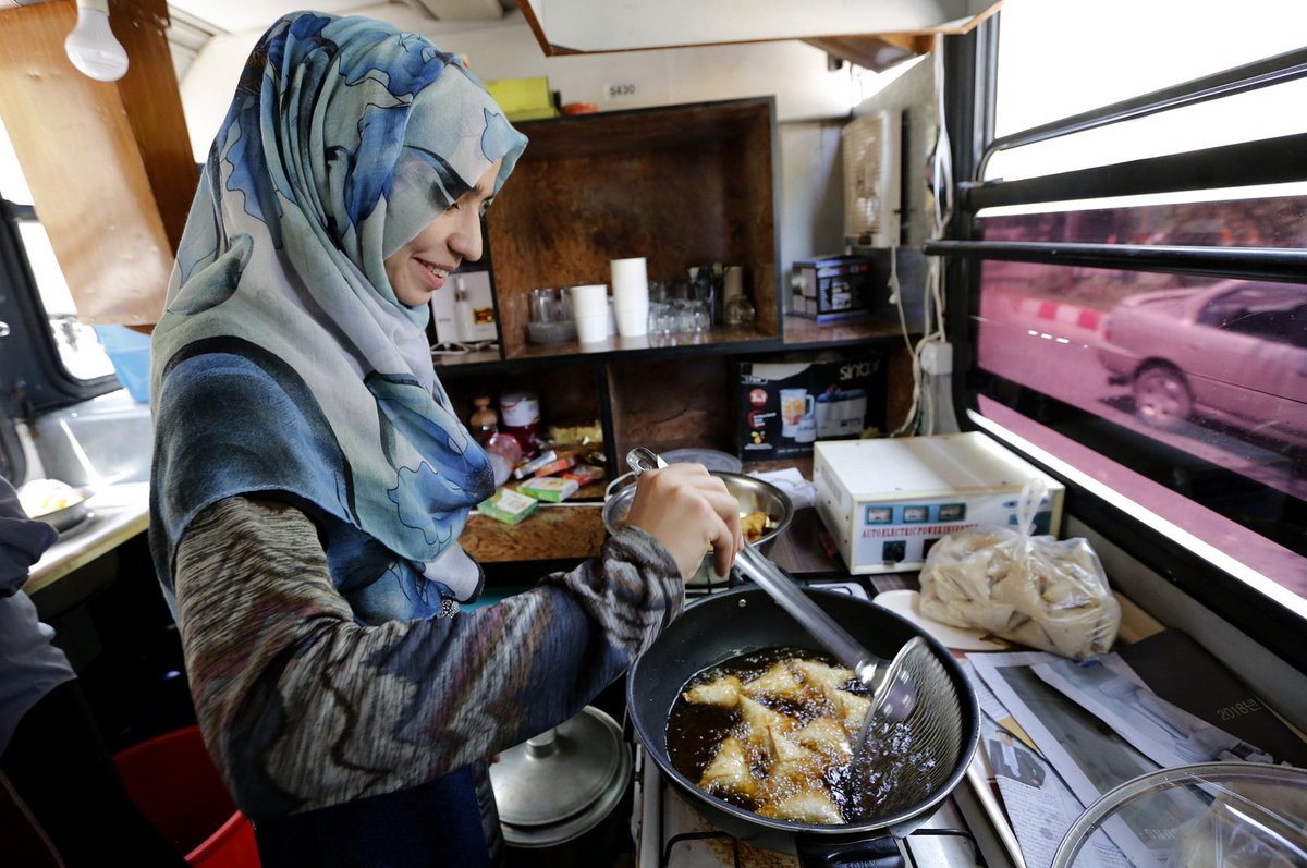UNAMAnews's tweet photo. Meals on Wheels! #Kabul diners are taking the ‘Taste Tour’ – the latest addition to the capital’s culinary experiences. A start-up run by University students who are hoping to develop business and get a fleet of food buses on the road. #Afghanistan https://t.co/mPdiEFZNvI