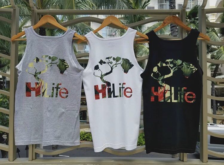 HiLifeStore's tweet image. NEW // 「 Life of the Land 」
Comes in Black &amp;amp; White, sizes S-XXL. Show us your Hawaii ID and get our 10% Kama'aina Discount!
Big Logo Tank // Restocked
Available in Gray or Black, sizes S-XL.
Floral Aloha Tank // NEW
Comes in Gray, White &amp;amp; Black, sizes S-XL. Come thruuu! 🤙🏾
