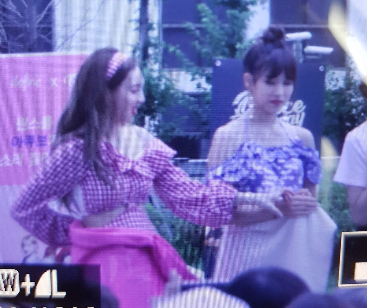 https_even's tweet photo. อะไรยังไงกันอ่ะ😳 #minayeon https://t.co/OX2SsCDJqm