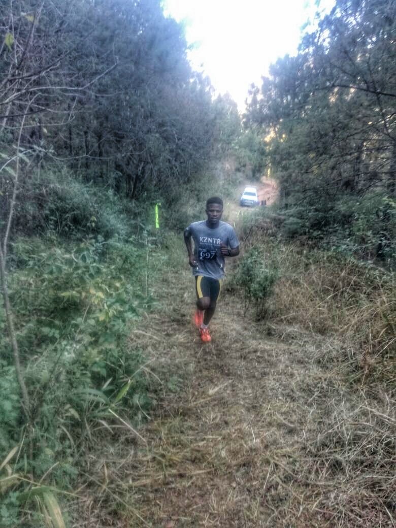 KZNTRAILRUNNING's tweet photo. Kruger2Canyon Challenge Ultra Mens Update: KZN runner, Sanele Shange (2hr43min) is just holding his lead at CP4 (24km) over Jock Green (+1min) .
Still a big climb out of the #blydecanyon to come!

#K2C2018 https://t.co/QbO85UfEjP