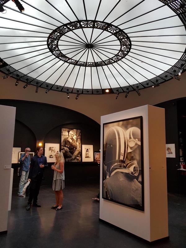 ALadyintheCity's tweet photo. #Exposition " Icônité " à la Secret Gallery, un lieu presque secret, rue de Varenne, avec des portraits de Brad Pitt, Karl Lagerfeld, David Bowie...
https://t.co/1vtXX4BJAq https://t.co/N5wEbLtbEH