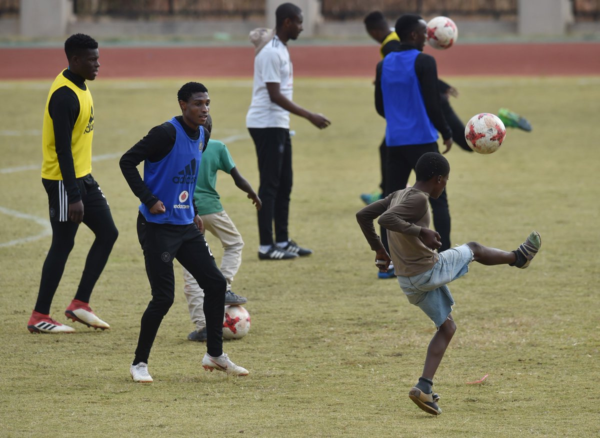 orlandopirates's tweet photo. ☠🇿🇲 We've made some new friends in Zambia❤⚽️🤗
⚫⚪🔴⭐
#OnceAlways https://t.co/lorePClJ3H