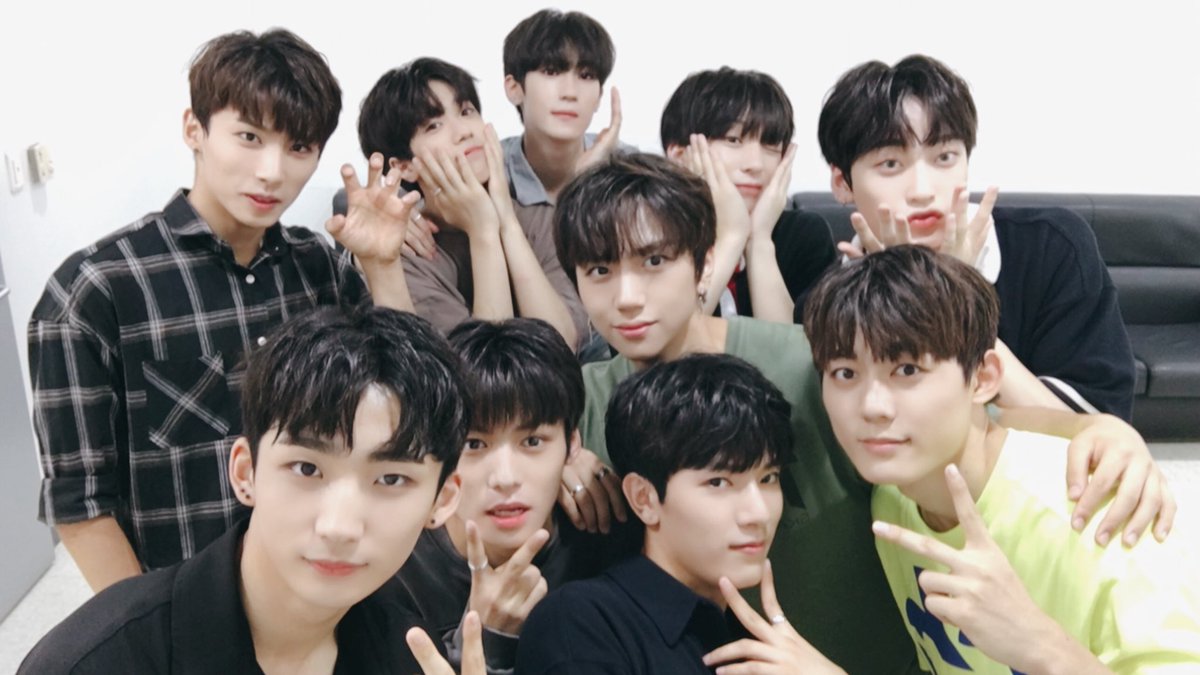 TRCNG_official's tweet photo. [#TRCNG]  *티알씨엔지는 역시 열명이쥐~!!* https://t.co/kXKmnVyDYk