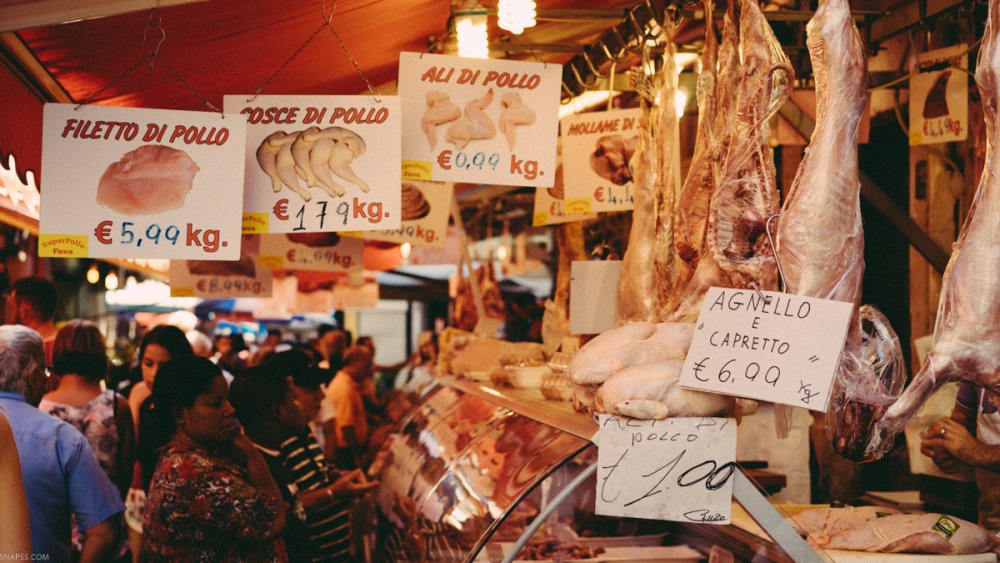 TheIntlFoodie's tweet photo. "Vendors at the Ballarò street market in Palermo, Sicily" https://t.co/oo2CRLXa5J #Palermo #Sicily #Market https://t.co/Mk8YYoEJ6c