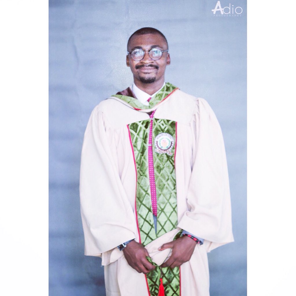 EwoyidanItodo's tweet photo. Put God first🙏🏽🙏🏽check ✔️
Catch a vision 💵💷check✔️
Bag a B.Eng🎓🎓check✔️
Make all the bar-already in motion 💰💰
#latestgraduate #eliteset18 #electricalengineer https://t.co/dkpxCmsIkS