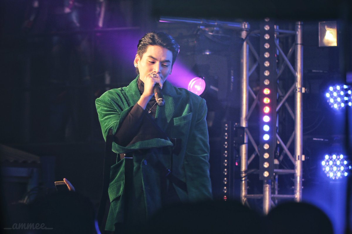 ammeeperiwinkle's tweet photo. เคยมาดู #jooklive 3 ครั้ง ดีใจที่ครั้งนี้มีฮั่น ❤️❤️❤️#JooxWeeklyUpdate #hunz #HunzIPH #hunz_iph https://t.co/jAo0n5CHpz