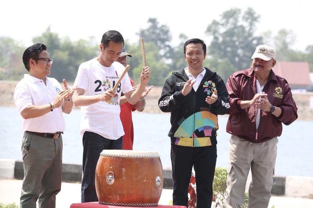 AndiRuny2's tweet photo. Mari rapatkan barisan dengan mendukung  #JokowiCakImin2019
Tdk ada yg lain.
@jokowi 
@cakimiNOW 
@AmranApt 
@JoinSultra_2019 
@Jazilul_Fawaid 
@Kadir_Karding 
@Jkw_CakImin 
@JOINKoltim https://t.co/gxB6e07p2T https://t.co/MTFjeyH9PH