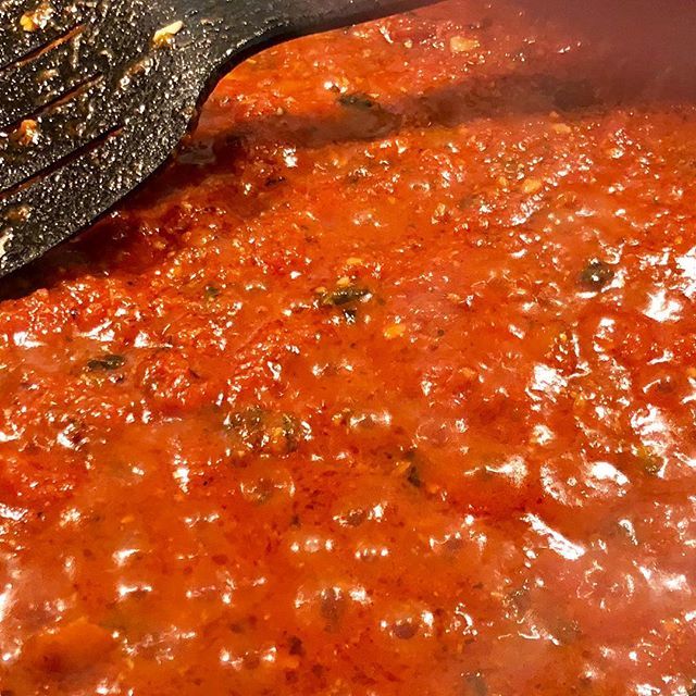 BevanTing's tweet photo. Cooking my pizza sauce. Yum. 
For more reviews please visit my foodie page which you can find it in my Instagram Bio page @bevanfoodie 
#foodporn #foodie #foodphotography #food #foodlovers #bevansbubble #ilovesydney #pizza #pizzasauce #italianfood https://t.co/6qcbEYcy9Q