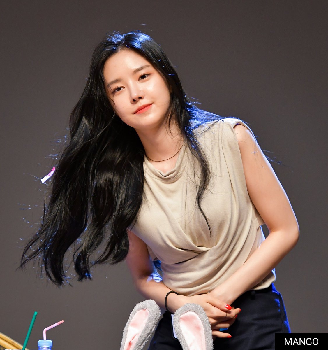 naeunddal's tweet photo. 노량 팬사인회(@apinksne) #Apink #에이핑크 #나은 #손나은 #naeun #1도없어 #에이핑크_1도없어 #ImSoSick #ImSoSick3rdWin
📸 by MANGO (@/APINK_oruson) https://t.co/s4Rm0RHgb2
