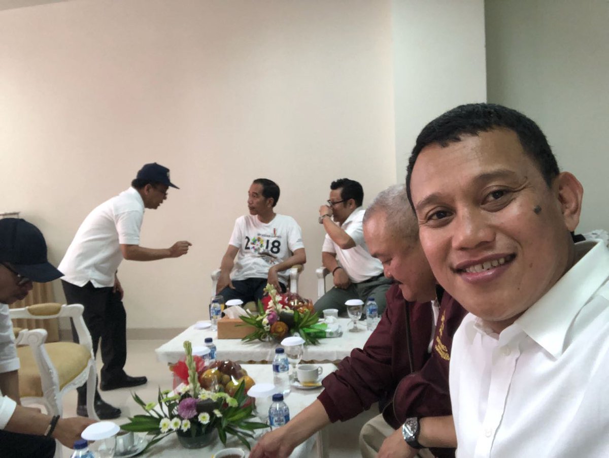 cikudo123's tweet photo. Posko join
#Join_2019
@jokowi
@cakimiNOW
@jazilfawaid https://t.co/cKxoJMwIiO