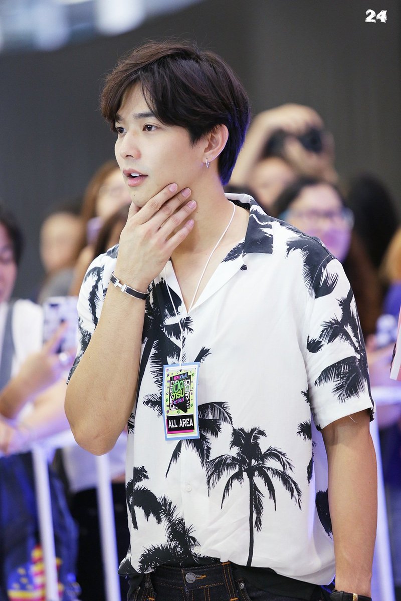 TwentyFour_O8's tweet photo. หล่อละเกินพ่อเอ้ยยยย @lee_thanat #เปิดวาร์ป https://t.co/X2enKdIQNa