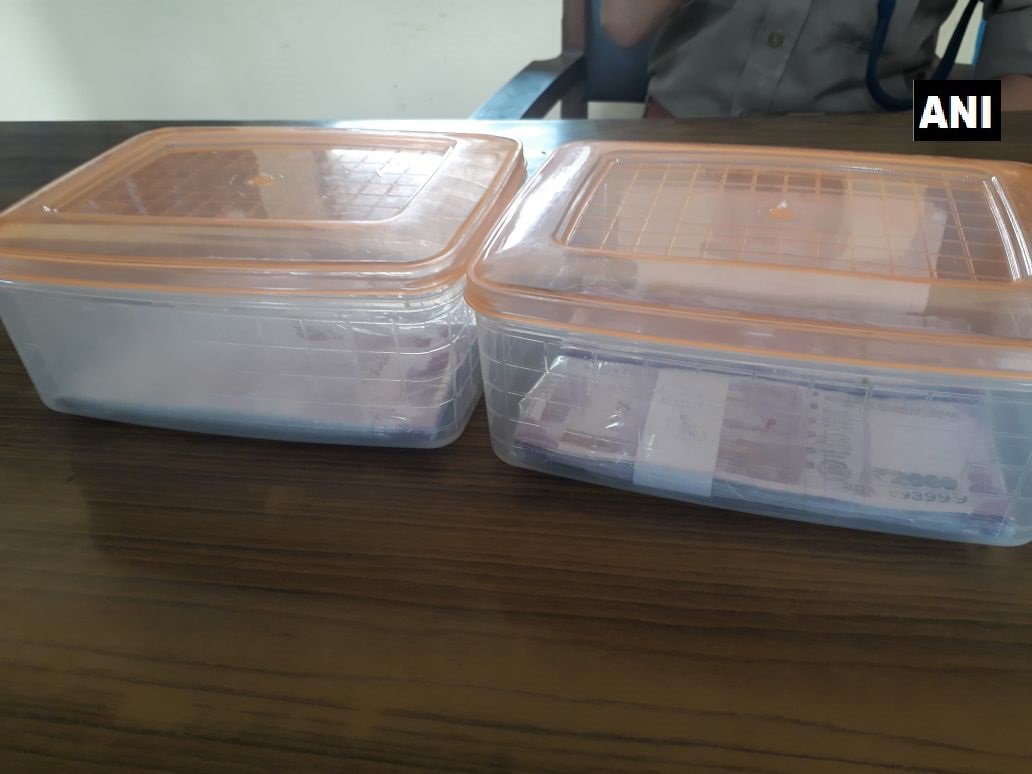 ANI's tweet photo. Uttarakhand: Police have arrested two people and seized fake Indian currency notes of Rs 2000 denomination with the face value of Rs 6.02 Lakh from them, in Chamoli's Karnaprayag police station limits. https://t.co/DyooSfEMPJ