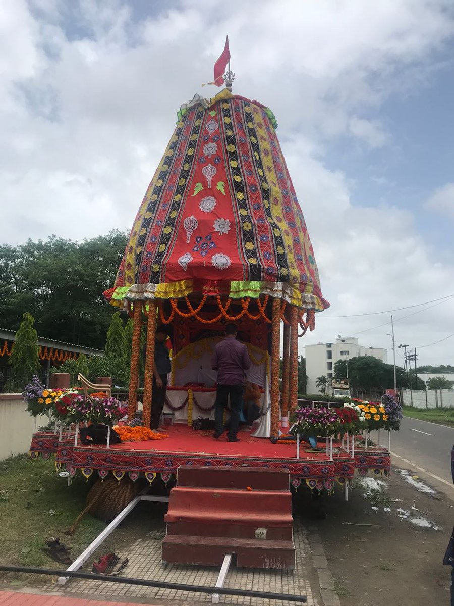 KalingaSwaraj's tweet photo. नीलाचलनिवासाय नित्याय परमात्मने
बलभद्रसुभद्राभ्यां जगन्नाथाय ते नमः
First view of the Chariot (Ratha) from Range Hill, Pune #RathaJatra #odisha #hashpune https://t.co/V0A3Dd6Vw2