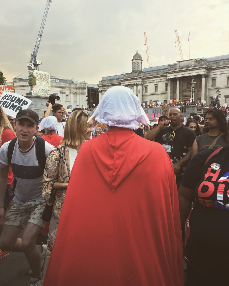 ClareBentham07's tweet image. #TrumpProtest #HandmaidsTale #awarning