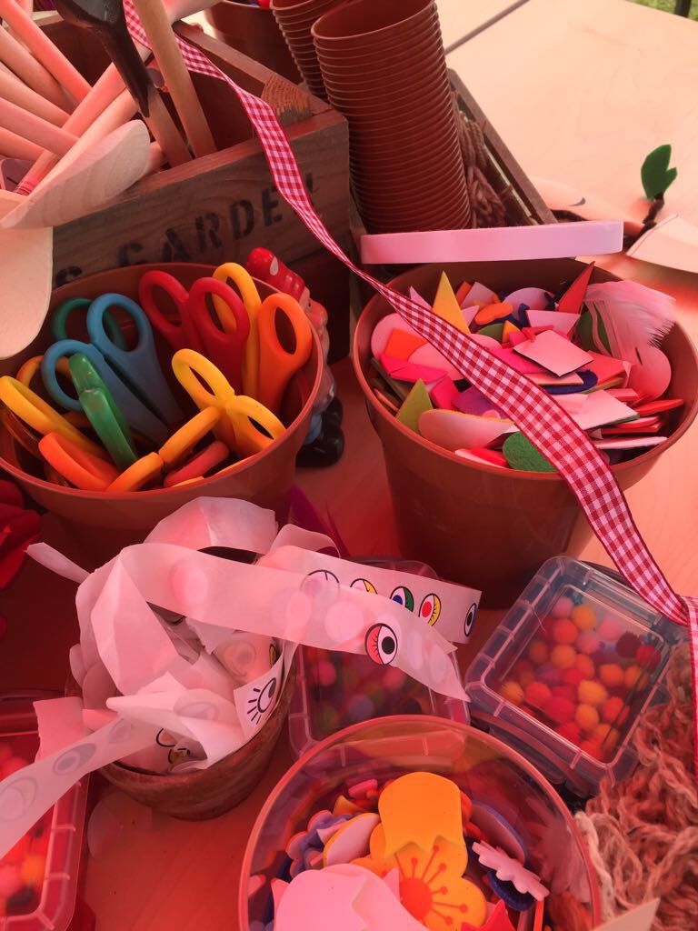 SplatterMake's tweet photo. Pickhurst Infants Fete today...Join us to make flower pot men &amp; tutu wristbands 
@Pickhurst_Jnr https://t.co/22jZGUFWPu