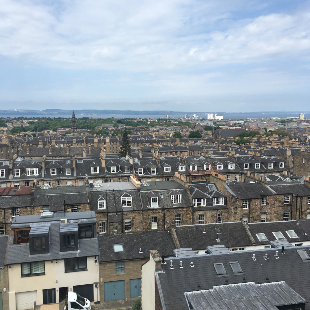 DestinationEdin's tweet photo. Did you know you can see over to Fife from our York Place apartments? Enjoy amazing views over the north of the city and all the way over to Fife on a clear day 🌤 Check our apartment availability at https://t.co/OVY18ecXms #exploreedinburgh #firthofforth #edinburghapartments https://t.co/uqoMdvycDI