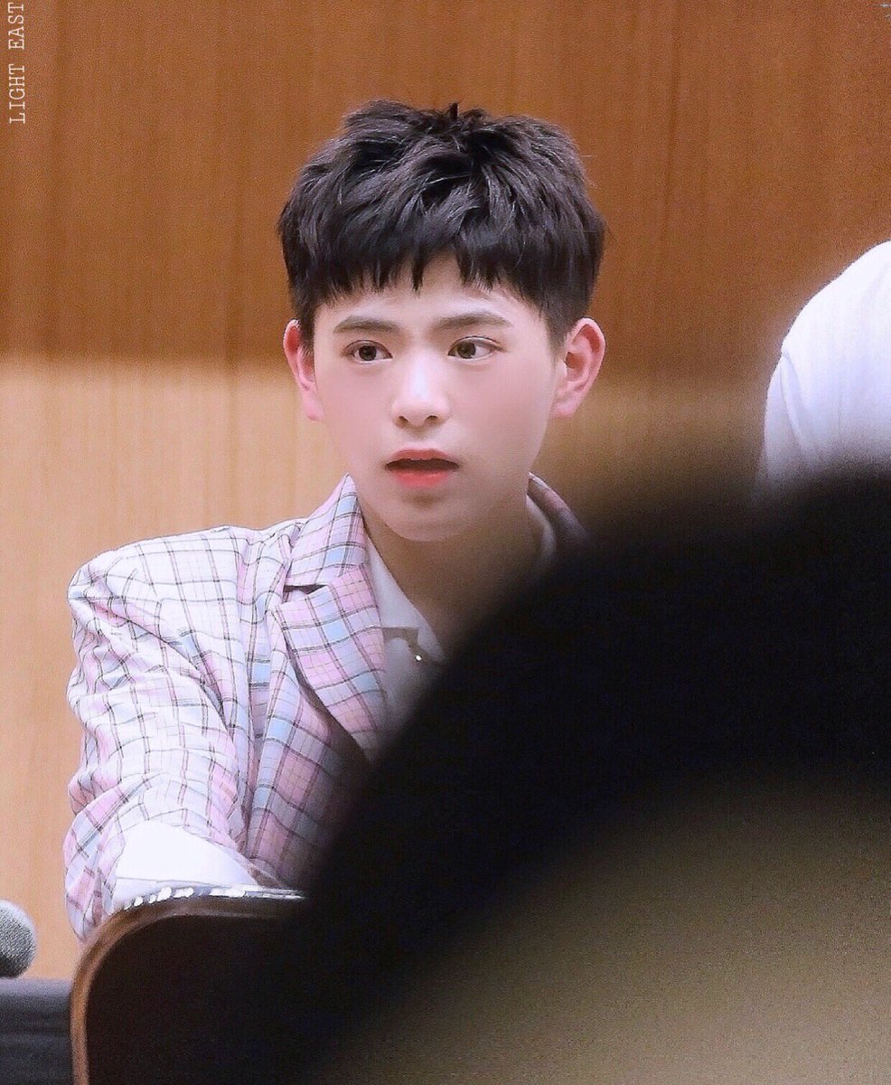 __LightEast's tweet photo. 180602 여의도 팬사인회 
😺💛😺💛😺
#더이스트라이트 #정사강 #사강 https://t.co/VvingAWA1f