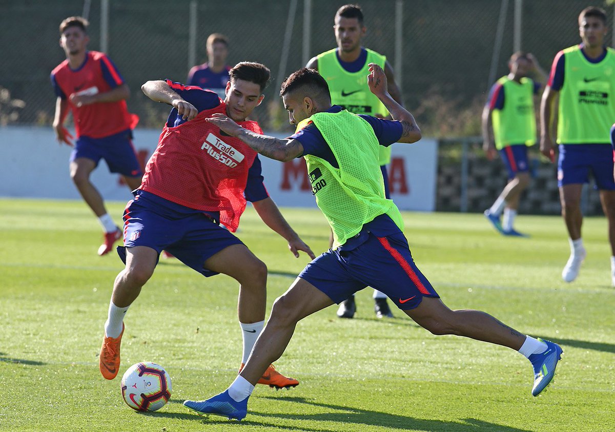 Atleti's tweet photo. ¡Empezamos el sábado con energía! 💪
☀⏰ ¡Madrugón para continuar con nuestra puesta a punto!
➕📸➡ https://t.co/eRLvpk2H0Y 
#AúpaAtleti https://t.co/fS7aPAk8jx
