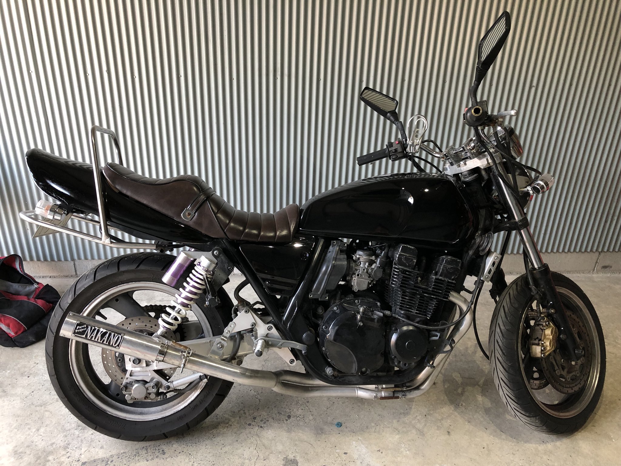 YAMAHA xjr400 4hm 前期　タンク　送料無料　即日配送 YAMAHA xjr400 4hm 前期 タンク 送料無料 即日配送 - メルカリ