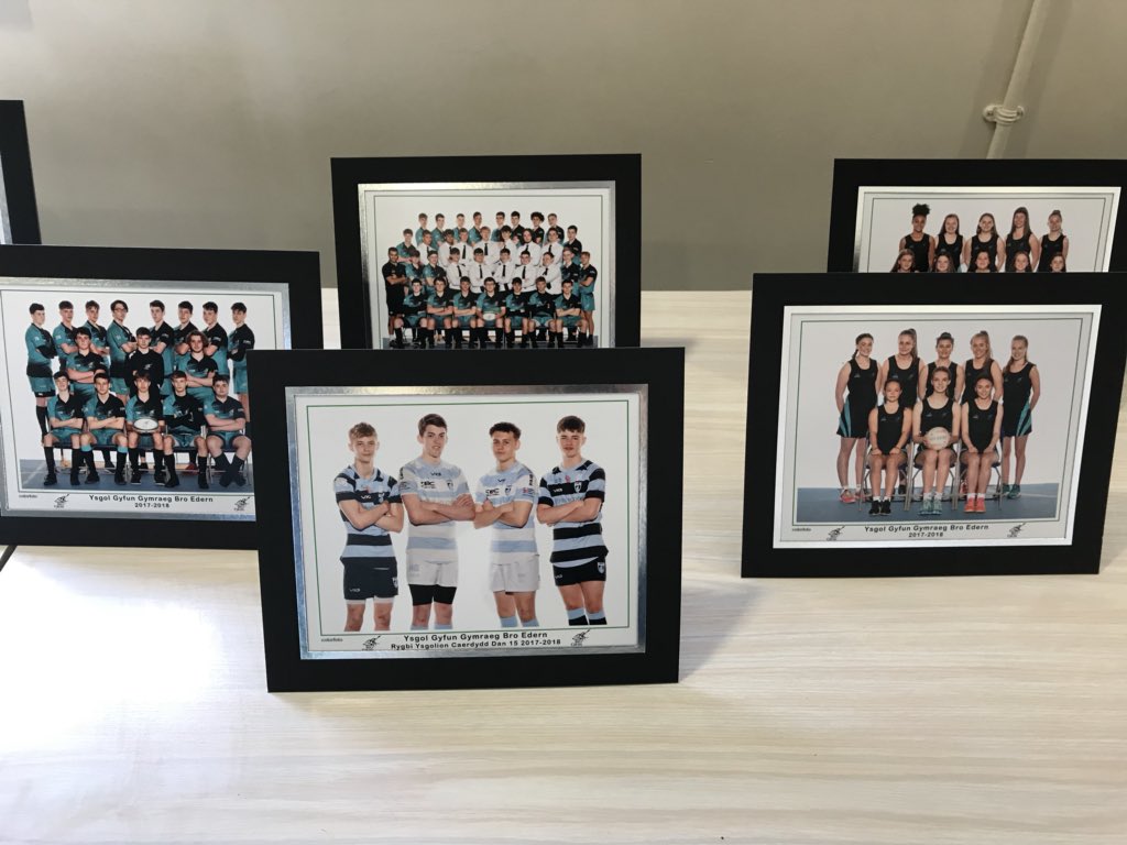 BroEdern's tweet photo. Paratoadau manwl gan yr Adran Add Gorff cyn eu noson wobrwyo 🏆 Detailed preparation by the PE Dept for their prizegiving evening #joio #windolene https://t.co/QvdrAEmqEB