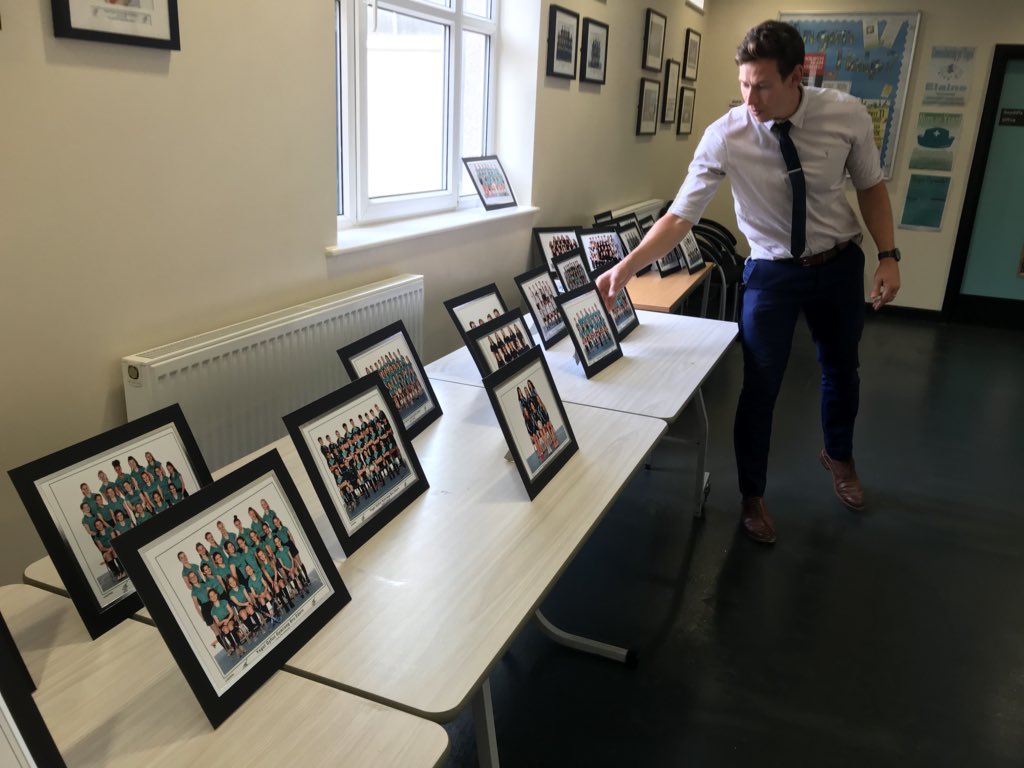 BroEdern's tweet photo. Paratoadau manwl gan yr Adran Add Gorff cyn eu noson wobrwyo 🏆 Detailed preparation by the PE Dept for their prizegiving evening #joio #windolene https://t.co/QvdrAEmqEB