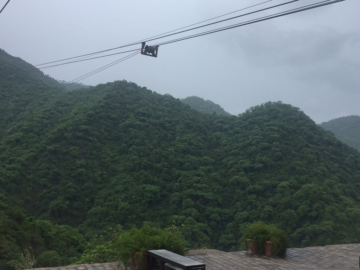 Ateendriyo's tweet image. Greetings from #Parwanoo, HP.