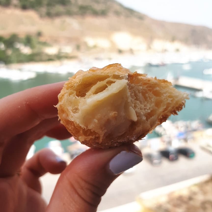 OrlaCWalsh's tweet photo. Yes a Dietitian does eat croissants. Do ya know what - to pass our exams we weren't judged on our bodies. There was no bikini competition. And when graduating, our taste buds weren't removed. https://t.co/1gP63aLFHw