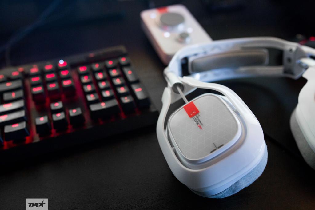 ASTROGaming's tweet photo. Join the @DreamHackCSGO Open Valencia Giveaway for your chance to upgrade your sound with an A40 + MixAmp Pro TR! #DHVLC18 

Like, RT &amp; enter @ https://t.co/uPkCnIdB2I

Catch the #DHOpen Finals at https://t.co/64egUoWhHk https://t.co/HK0mGqMyVv
