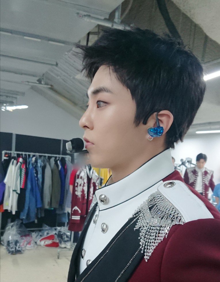 EXO PLANET #4 -The ElyXiOn [dot] DAY2 😍 