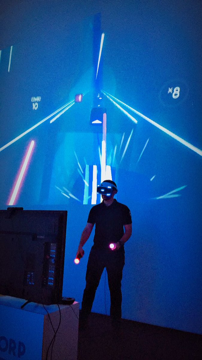 yandrak775's tweet photo. Pues ayer nos lo pasamos genial @tamy_succubus y yo en #IdentityCorpPSVR e hicimos nuestros fichajes de futuros juegos VR xD @PlayStationES @PSPlusES https://t.co/2EZZm6B9Ud