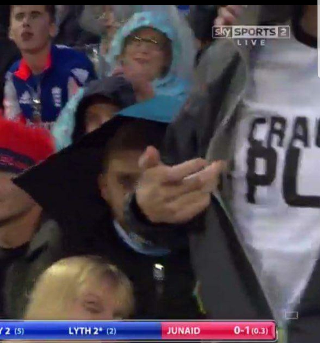 TwoSyncOfficial's tweet photo. 1 year ago today when our tee made it to sky sports with this legend of a fan 😂😂 still can't believe this haha #crackingplur https://t.co/RFEFnpzRAq