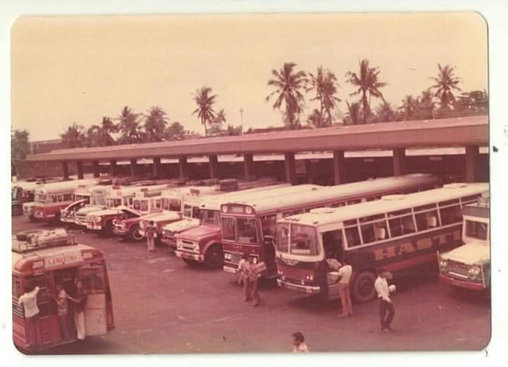 kampungnesia's tweet photo. Wajah Terminal Tirtonadi (1986) : bagian lain wajah kota yang berubah via @OfficialTirtonadi #KotaSolo https://t.co/4ln7OPd2Kg