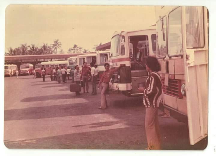kampungnesia's tweet photo. Wajah Terminal Tirtonadi (1986) : bagian lain wajah kota yang berubah via @OfficialTirtonadi #KotaSolo https://t.co/4ln7OPd2Kg