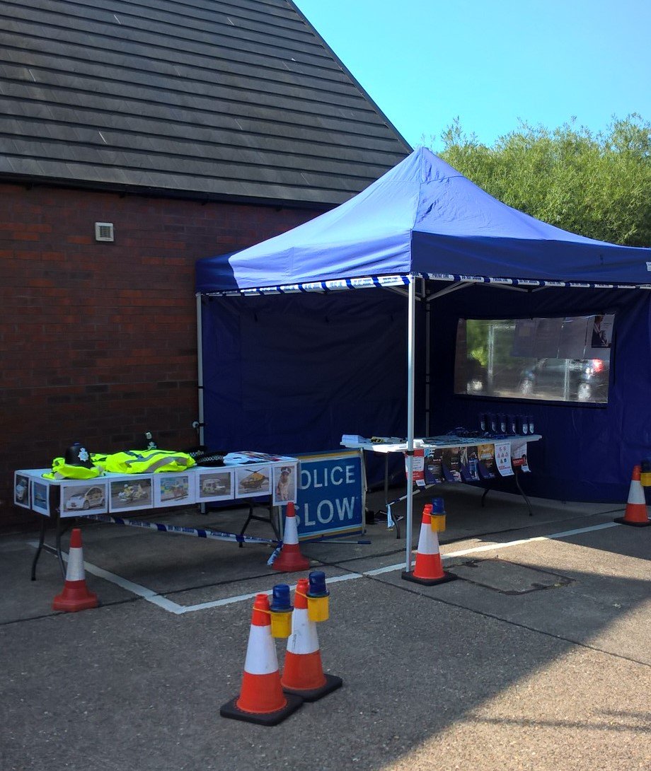 tvp_mk's tweet photo. #C3067 Join us at Broughton Fire Station for the fire station open day ๐
Its not just about our colleagues fire trucks, there are police vehicles as well ๐ฎ
Come and meet Andy, Paul, Zoe, Greg, Tony, Nicola and Ross ๐ช
@Bucksfire #MKSouthNHT #Engagement https://t.co/MKXWgTYXjK