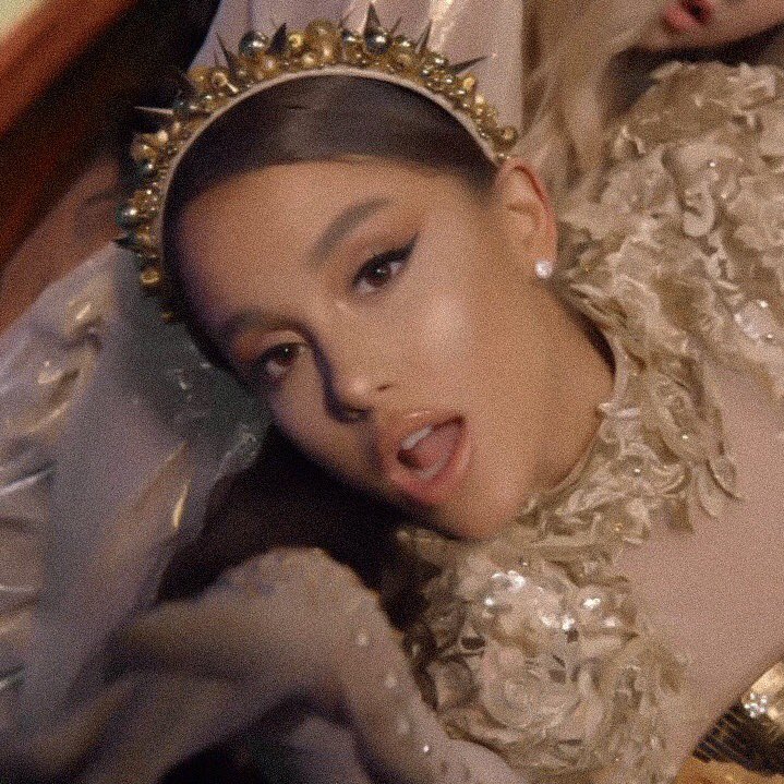 argrbulocks's tweet photo. π§‘ #GodIsAWomanIsOUTNOW π§‘ https://t.co/NSkyeU6azu