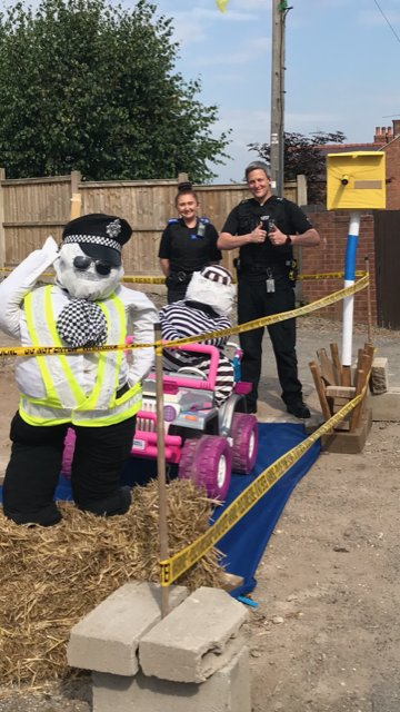 PC Allen & PCSO Jones were not the only Officers on patrol in Northop Hall yesterday. 
*Don't forget about the Northop Hall Scarecrow Trail Tomorrow at Midday*
#NWP #Patrols #SaferNeighbourhoodTeam #NorthopHall