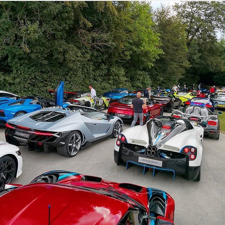 AutosBoost's tweet photo. Goodwood looks insane! 
#Lovecars #Amazingcars #Car #Vehicle #Supercars #Sportcars #Carpeople #Automotive #Autos https://t.co/VNankvMGxu