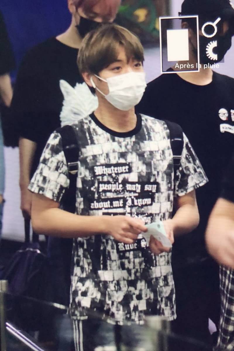 Delvijk97's tweet photo. Jagain Jihoon jangan sampe dia peluk-pelukkan sm boneka oppo di pinggir jalan #WannaOneinJKT https://t.co/k7o1kPYEE2