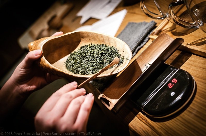 TeaByPeter's tweet photo. Just a quick tea session at Meetea tea studio, Prague, with TeeJay Tomas Rajnoch, carefully preparing every tea detail, as always. 🍵😊👌 | #beinthenow #tea #teaculture #teaphotos #Prague #TeaByPeter https://t.co/7u4o3HDU3Y