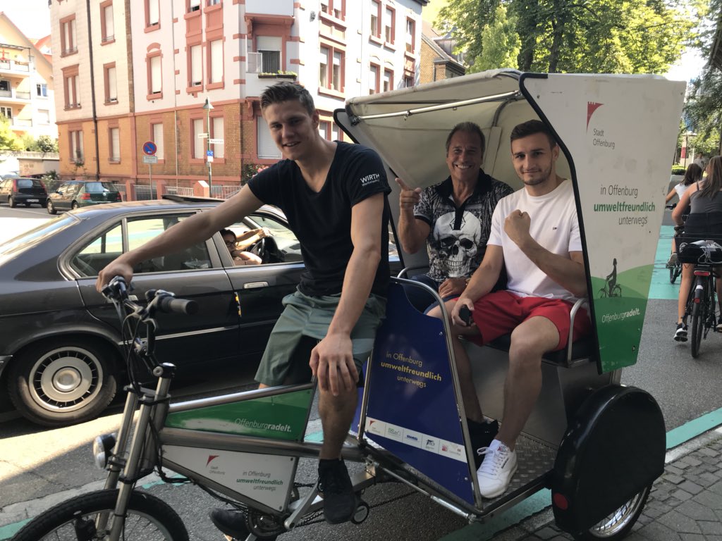 AKWottge's tweet photo. Anschwitzen für den großen Kampfabend heute Abend Live ab 20 Uhr auf@SPORT1 #wirsindboxen @DenisRadovan @kaiebel https://t.co/DQ2n2VVzFA
