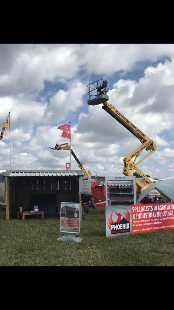 PhoenixCladding's tweet image. Stand is ready and the sun is out, come and say hi to @PhoenixCladding at #LiskeardShow and enter our draw to win our field shelter #agriculture #equine #cladding #Roofing