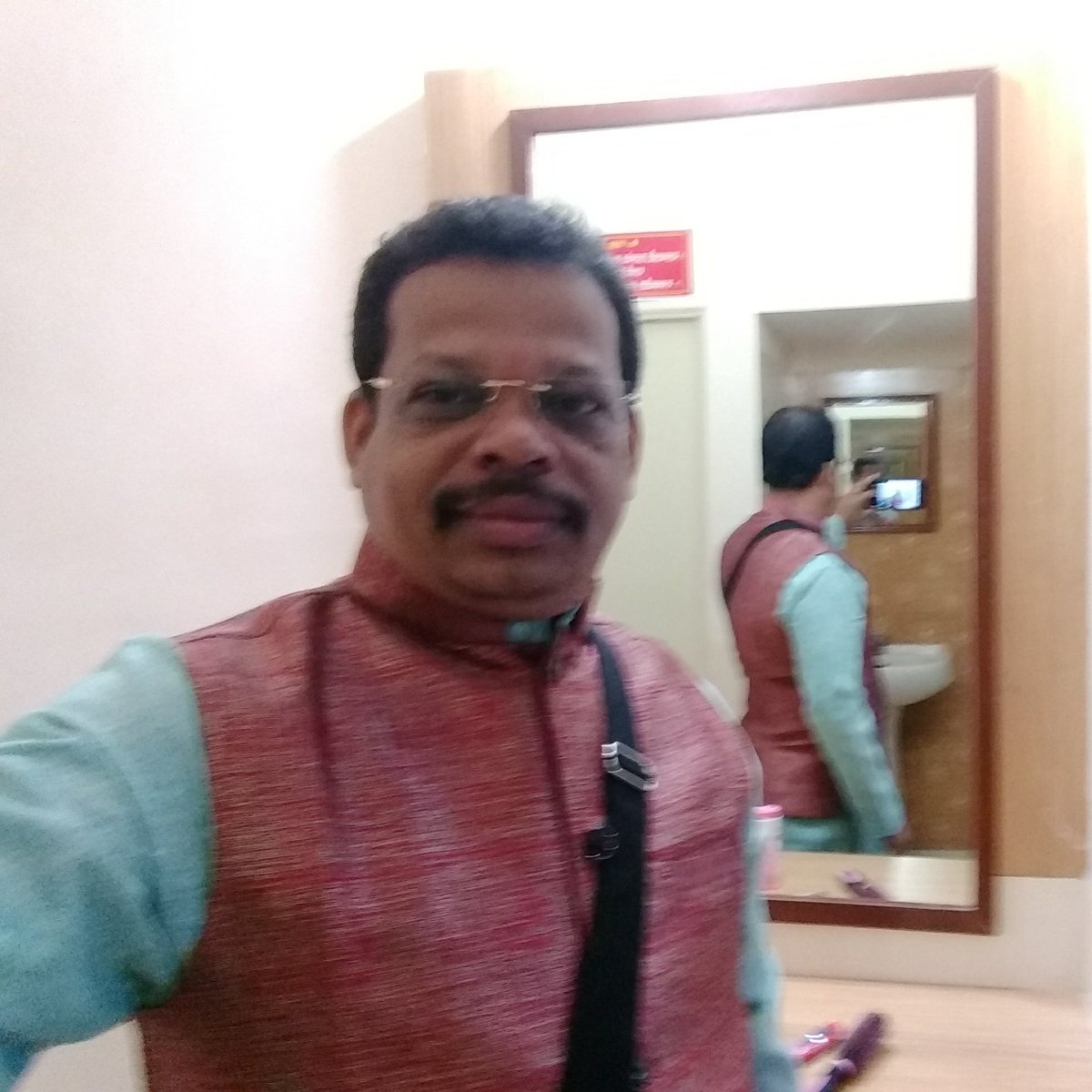 Jayeshshelar15's tweet photo. #NewProfilePic https://t.co/Nsj7B3yDeN