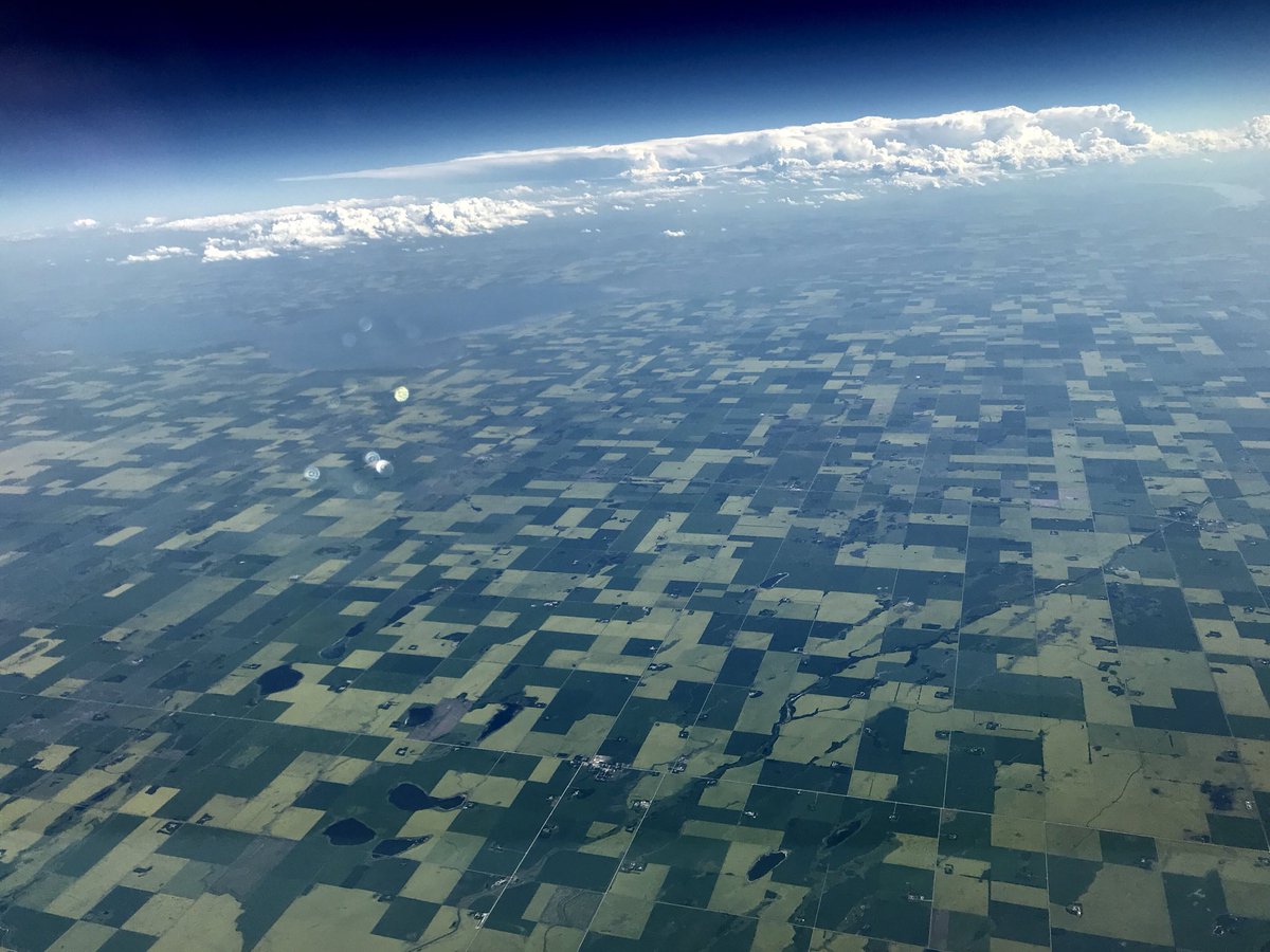 flybyday63's tweet photo. #A380 #GXLEA parked yesterday at Heathrow, waiting to fly us to San Francisco 🇺🇸
The prairies, grain fields and lakes of Saskatoon in Saskatchewan, Canada 🇨🇦 looks quite like a patchwork quilt from 38.000ft.
#Speedbird #BAW287 #Cockpitviews #Airbus #fl380 https://t.co/ovi47qC46k