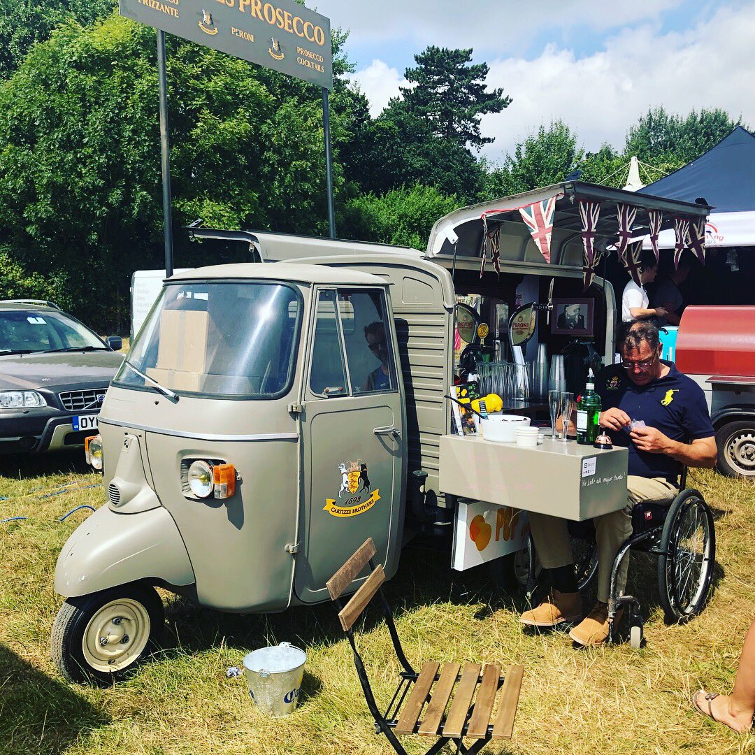 ChubbFamilyFarm's tweet photo. Our seating area is in use and overlooking the #livemusic next to the lush pop goes prosecco bar- perfect for a sausage and fizz in the sun! @yeovilshow #yummy #freesample #sausages #familybusiness #happypigs https://t.co/ooCpPJG5O5