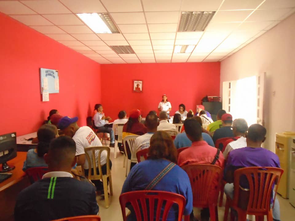 MSVGobTucupita's tweet photo. #Mincomuna #Fundacomunal afinando detalles para la conformación de nuevas Comunas @NicolasMaduro @psuvaristobulo https://t.co/hfboS03ztN