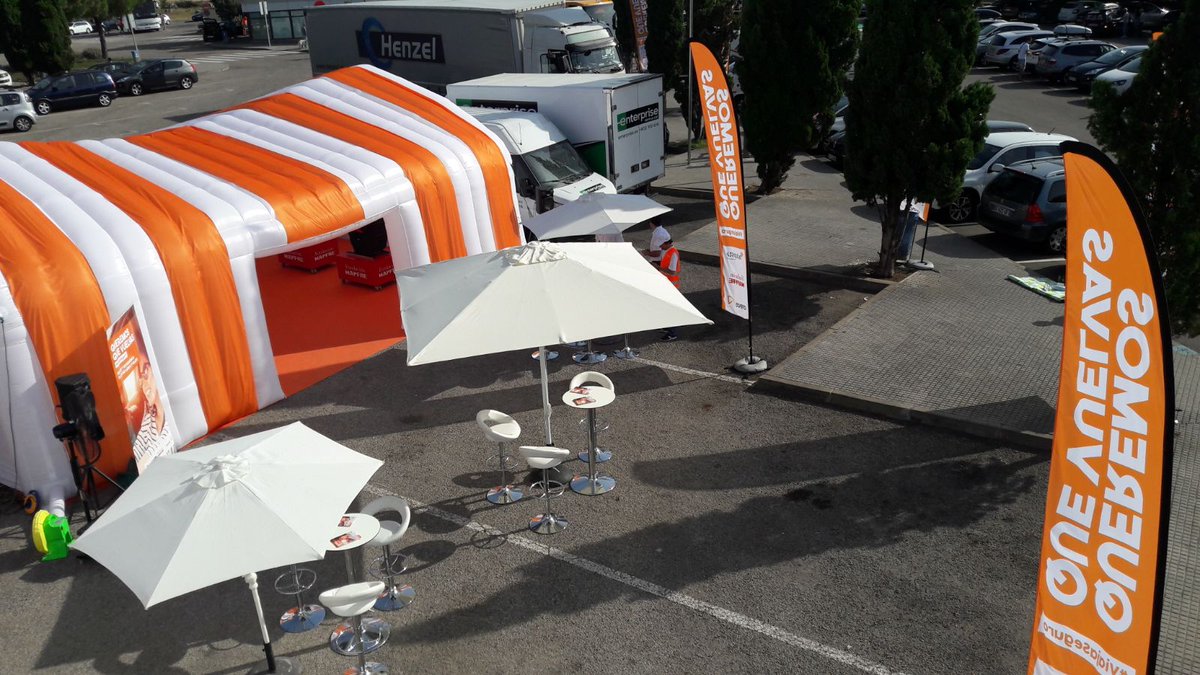 SmartTravelers_'s tweet photo. Hoy y mañana te esperamos en el #PuntoSeguro 📍en el Área de Servicio Empordà Sud ⛽ Hazte Smart Traveler y revisa tu coche gratis para #ViajarSeguro este verano 🚗☀️ @infoautopista @fmapfre @Areas_ES #AP7 #VeranoSmart https://t.co/0uJVuZ3Tne